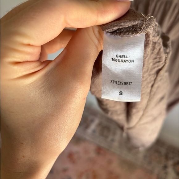 Bohemian Women's Taupe Textured Top in size small from c’isa - Picture 8 of 8